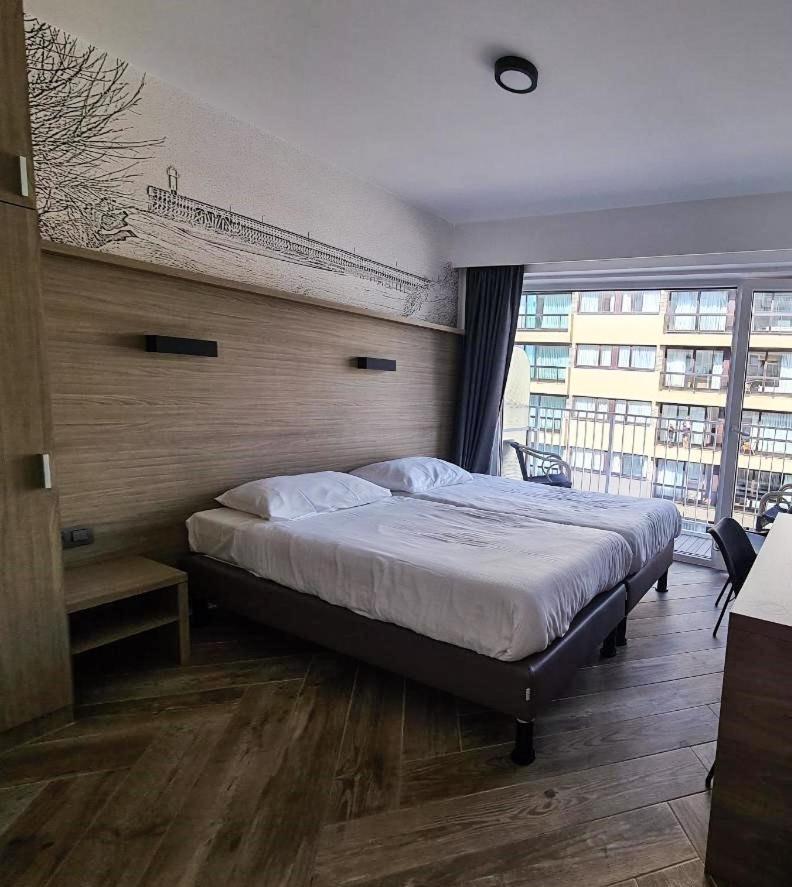 Hotel Sandeshoved Zeedijk Нюпорт Екстериор снимка